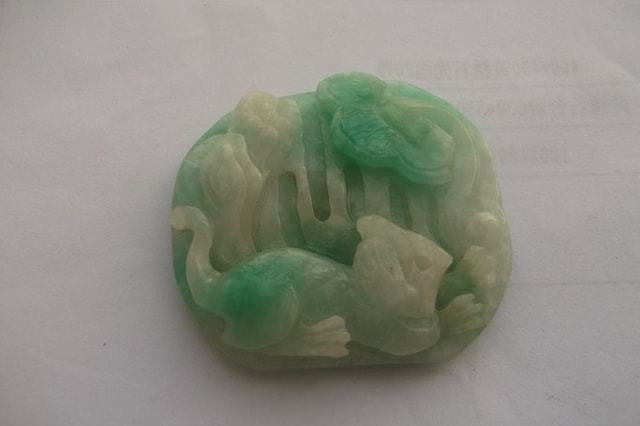 解鎖翡翠把件盤玩秘訣 從黯淡到溫潤(rùn)，掌握這些要點(diǎn)即可