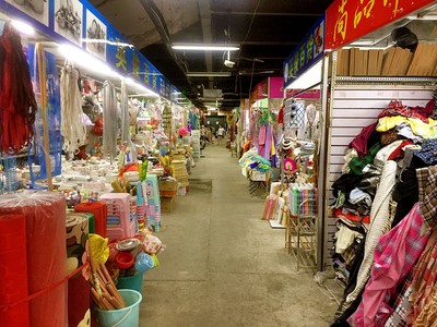 青島人的一天，從早市開始 城市記憶里的皮革煙火